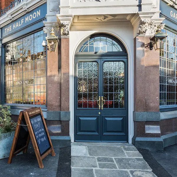 HALF MOON HOTEL | LIGHTING SUPPLY | INTERIOR BY STUDIO MILNE | PHOTOGRAPHY BY BEN CARPENTER - DYKE & DEAN