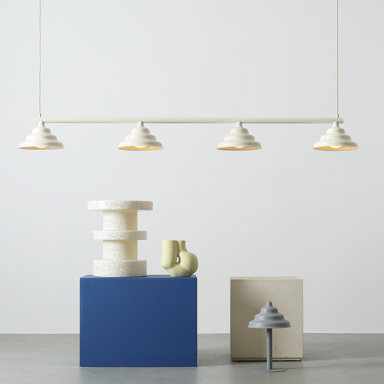 WAVE SUSPENSION BAR PENDANT 4 LIGHT RED