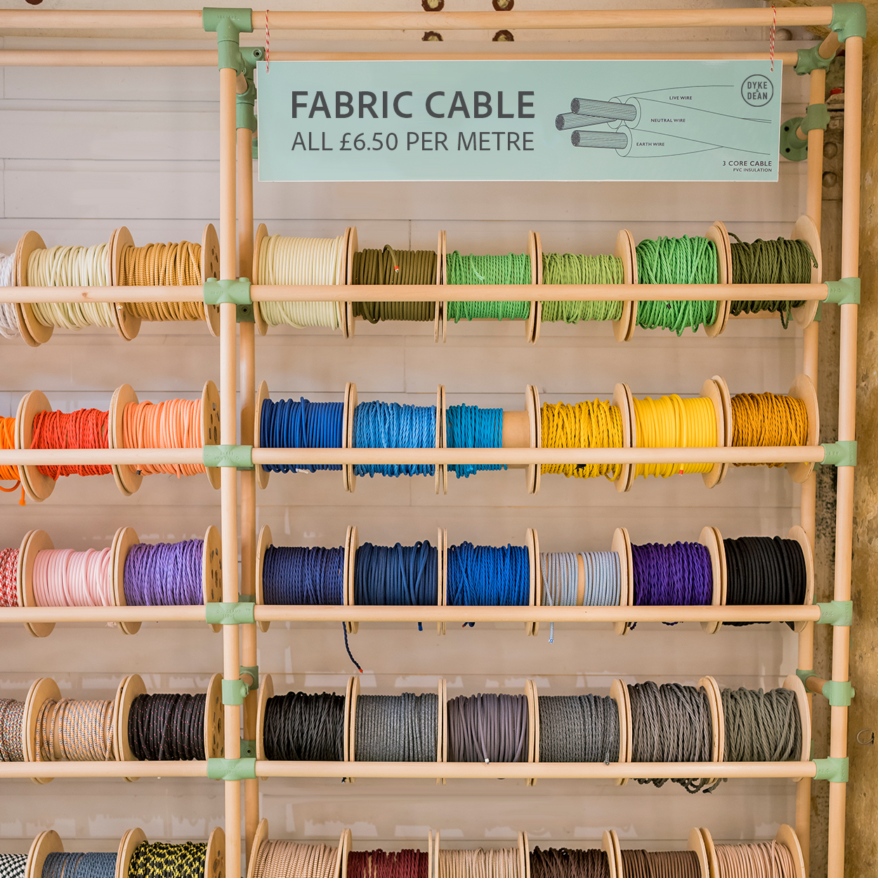 CABLE DE TELA ZIG ZAG NARANJA Y BLANCO