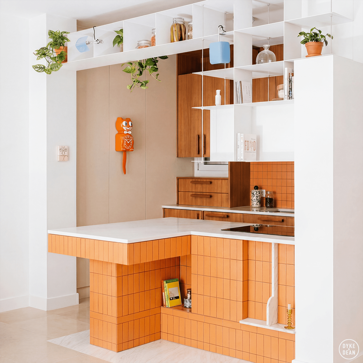 ORANGE KIT CAT KLOCK - DYKE & DEAN