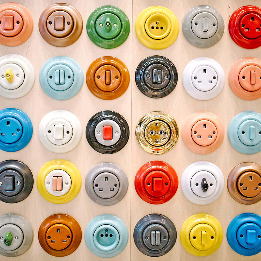 PORCELAIN WALL SOCKET CARROT UK - DYKE & DEAN