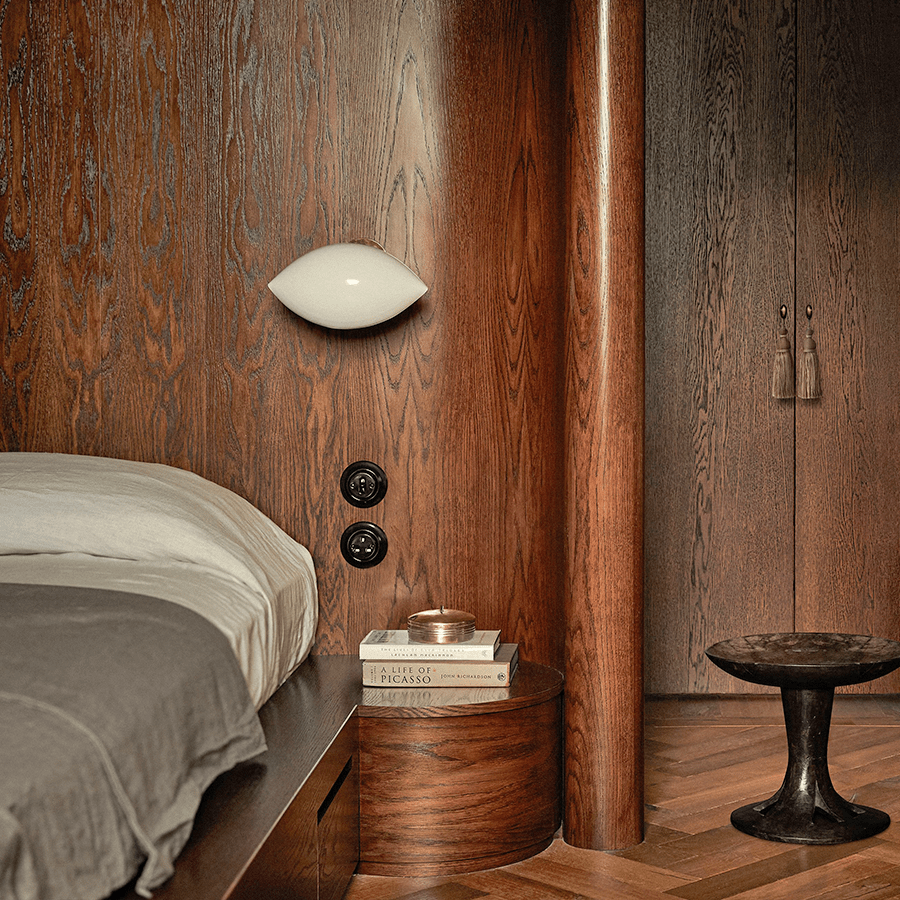 PORCELAIN WALL SOCKET GREEN UK - DYKE & DEAN