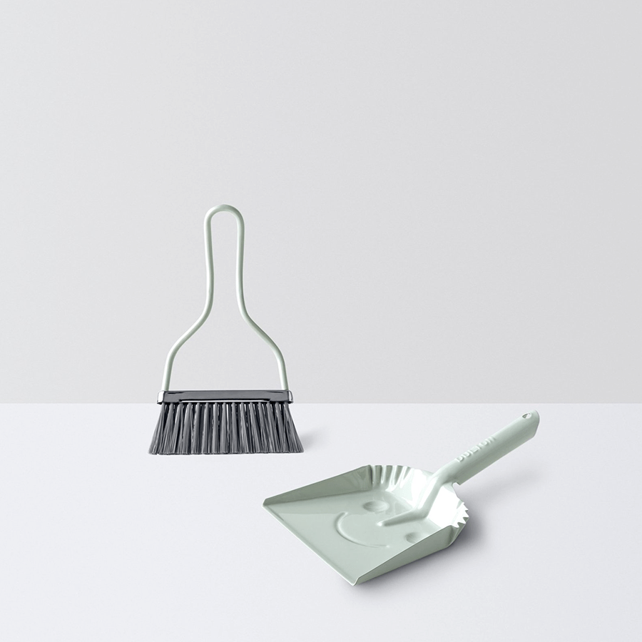 SMILEY METAL DUST PAN SET YELLOW - DYKE & DEAN