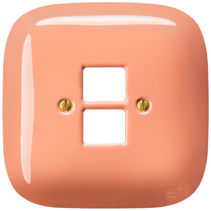 SQUARE PORCELAIN WALL SOCKET SALMON PC/USB - DYKE & DEAN