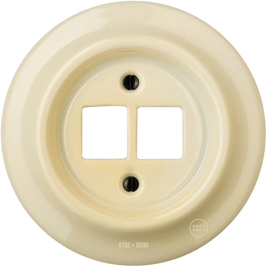 PORCELAIN WALL SOCKET VANILLA PC/USB - DYKE & DEAN